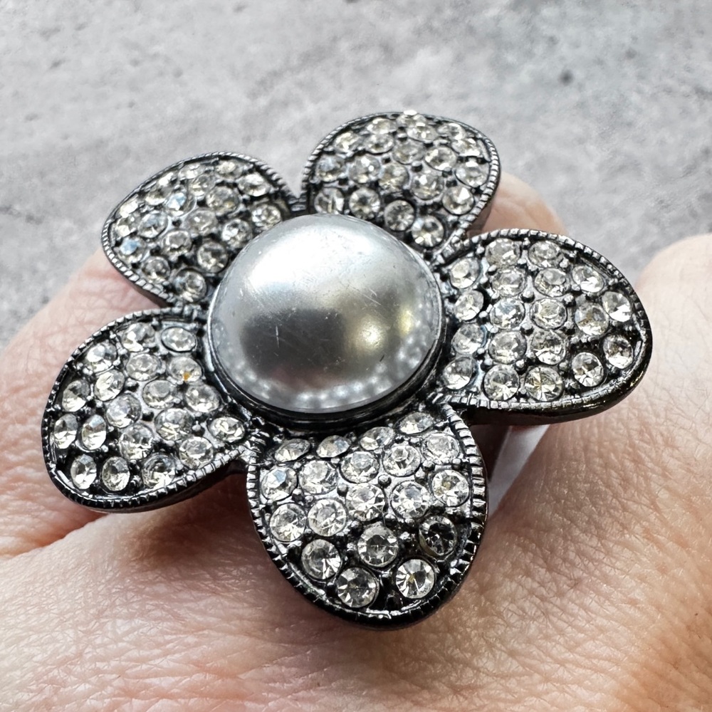 Sparkly Rhinestone Flower Statement Ring Big Pear… - image 2